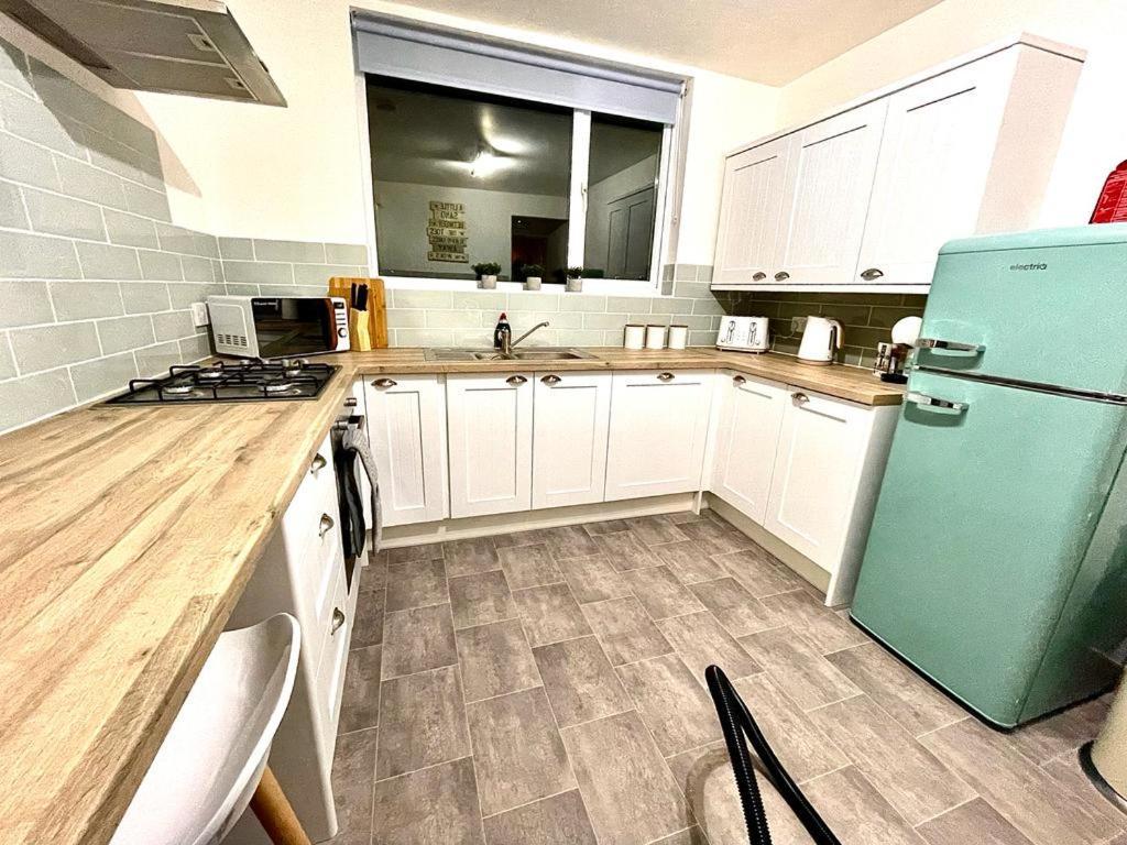 Ferienwohnung Harbour Loft! Newly Refurbished 3 Bed Flat! Burry Port Exterior foto